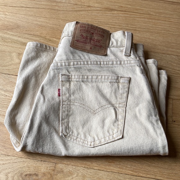 90s Levi shorts red tag size 10 HIGH RISE made in USA - Picture 8 of 16